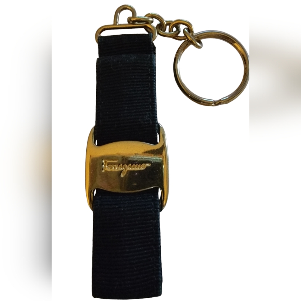 VTG Salvatore Ferragamo Grosgrain Bow Key Chain